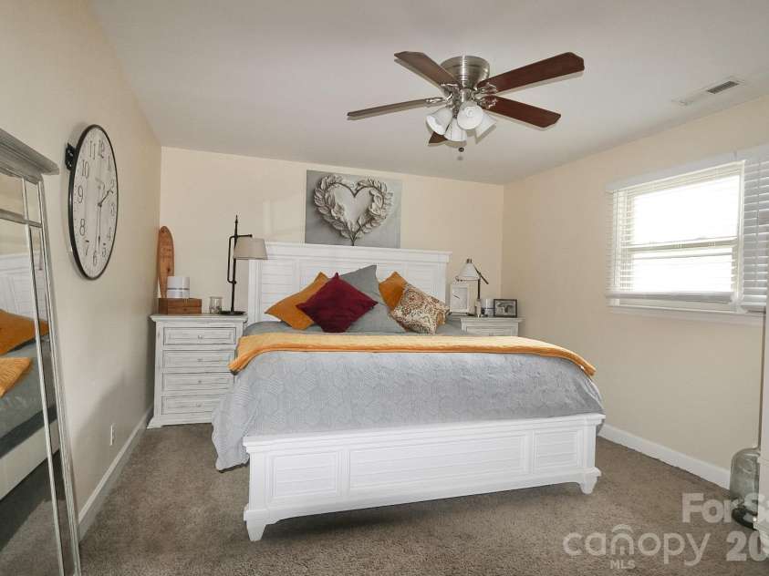 4220 Mae-Len Drive, Winston Salem, NC 27107.  MLS# CAR4394128, YatesRealty ID 31478. 