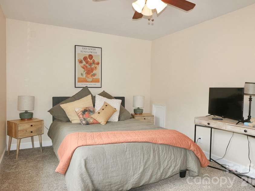 4220 Mae-Len Drive, Winston Salem, NC 27107.  MLS# CAR4394128, YatesRealty ID 31478. 