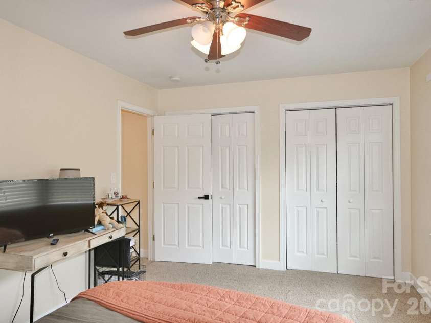 4220 Mae-Len Drive, Winston Salem, NC 27107.  MLS# CAR4394128, YatesRealty ID 31478. 