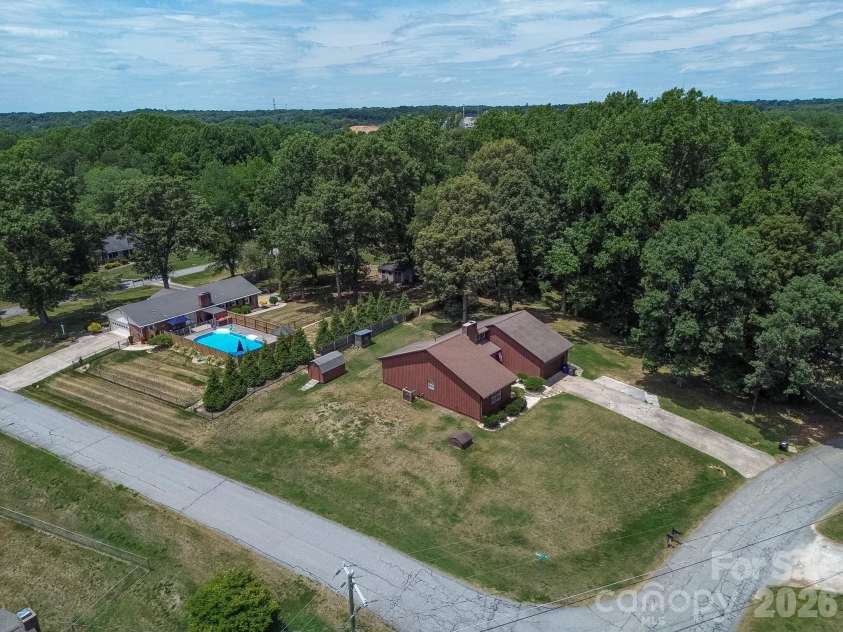 4220 Mae-Len Drive, Winston Salem, NC 27107.  MLS# CAR4394128, YatesRealty ID 31478. 