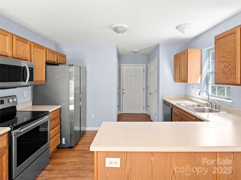 324 Wiltshire Circle, Fletcher, NC 28732.  MLS# CAR4235238, YatesRealty ID 3148. 