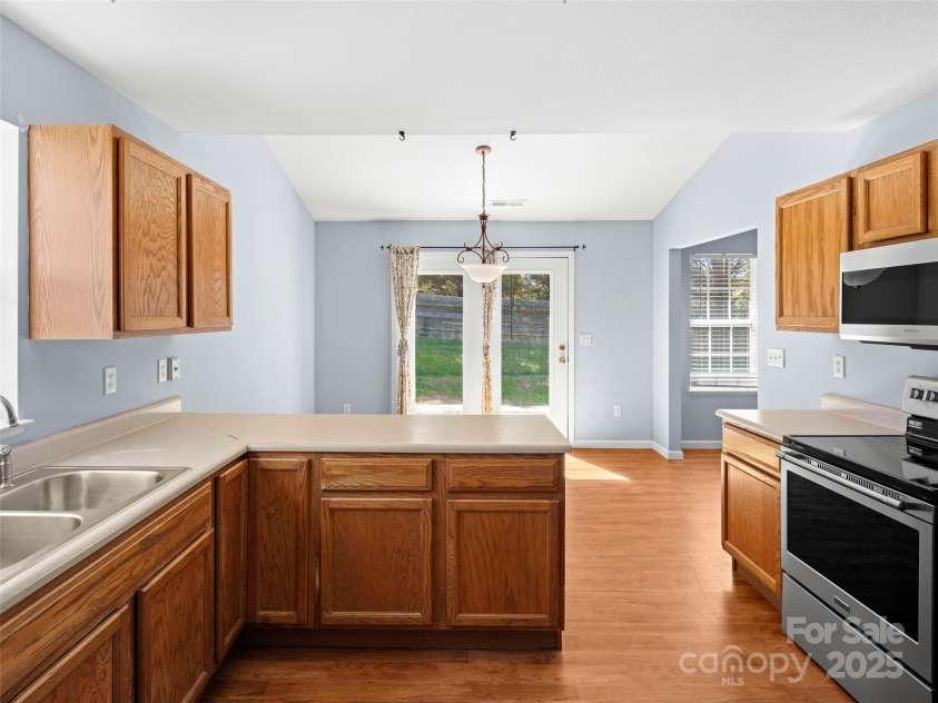324 Wiltshire Circle, Fletcher, NC 28732.  MLS# CAR4235238, YatesRealty ID 3148. 