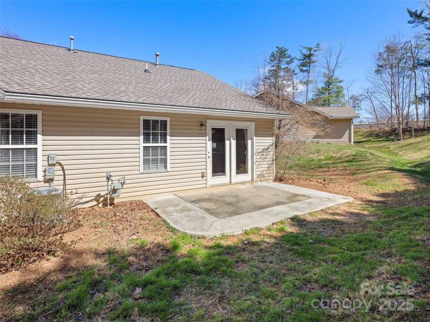 324 Wiltshire Circle, Fletcher, NC 28732.  MLS# CAR4235238, YatesRealty ID 3148. 