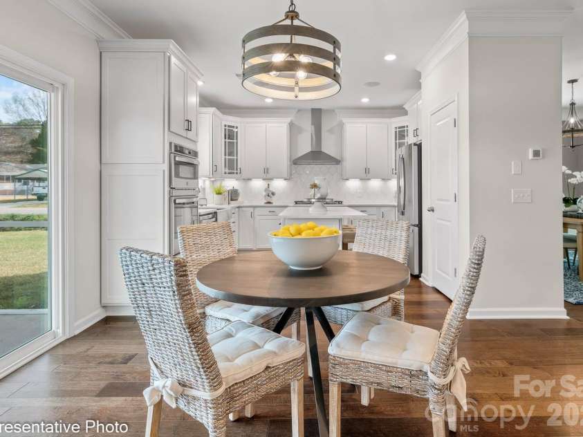 15210 First Broad Road, Huntersville, NC 28078.  MLS# CAR4392490, YatesRealty ID 31481. Breakfast Area