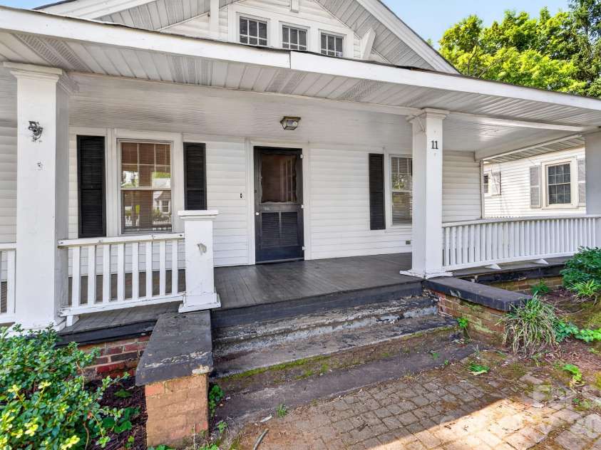 11 Cedar Street, Belmont, NC 28012.  MLS# CAR4394250, YatesRealty ID 31482. 