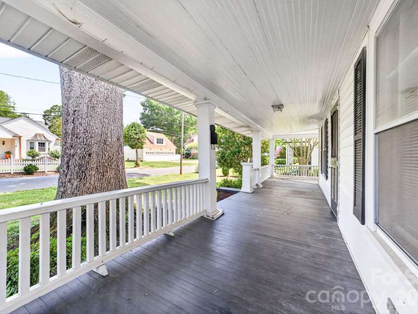 11 Cedar Street, Belmont, NC 28012.  MLS# CAR4394250, YatesRealty ID 31482. 