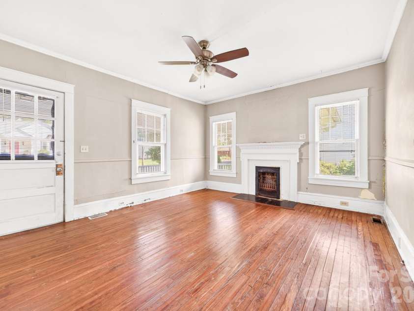 11 Cedar Street, Belmont, NC 28012.  MLS# CAR4394250, YatesRealty ID 31482. 