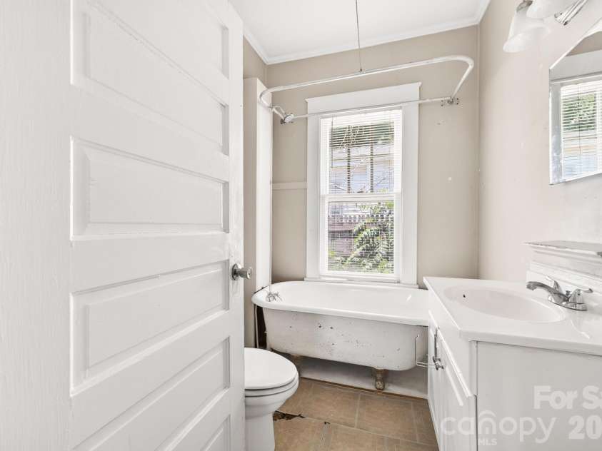 11 Cedar Street, Belmont, NC 28012.  MLS# CAR4394250, YatesRealty ID 31482. 