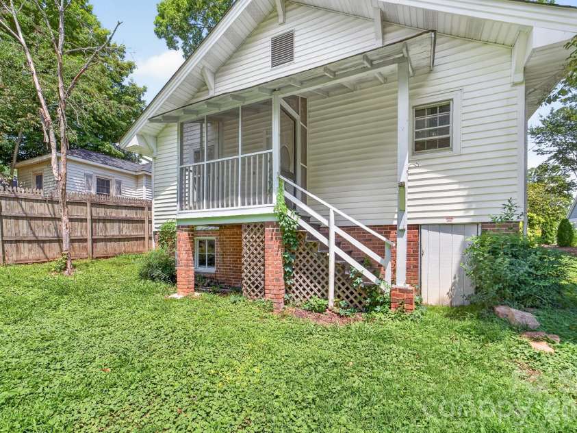11 Cedar Street, Belmont, NC 28012.  MLS# CAR4394250, YatesRealty ID 31482. 