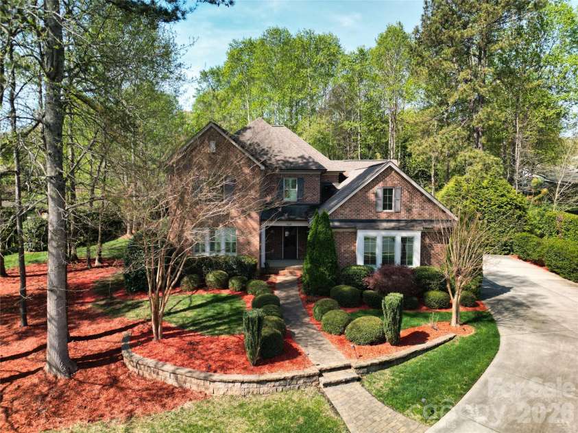 13620 Castleford Drive, Mint Hill, NC 28227.  MLS# CAR4394784, YatesRealty ID 31483. 