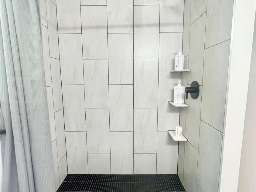 6524 Mintbrook Drive, Mint Hill, NC 28227.  MLS# CAR4282339, YatesRealty ID 31483. Walk in shower