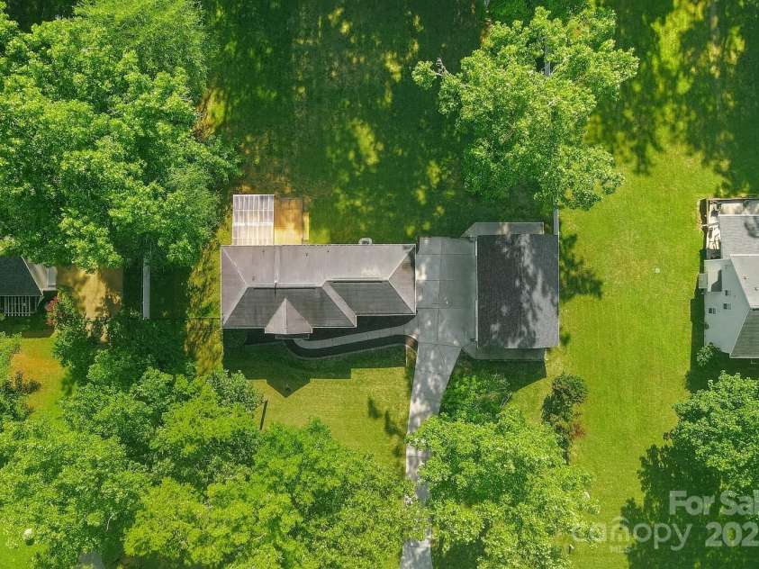 9027 Leah Meadow Lane, Charlotte, NC 28227.  MLS# CAR4285740, YatesRealty ID 31484. 9027 Leah Meadow Lane (grass color enhanced)