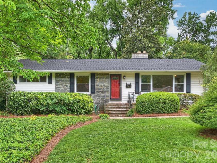 300 Cooper Drive, Charlotte, NC 28210.  MLS# CAR4393603, YatesRealty ID 31485. 