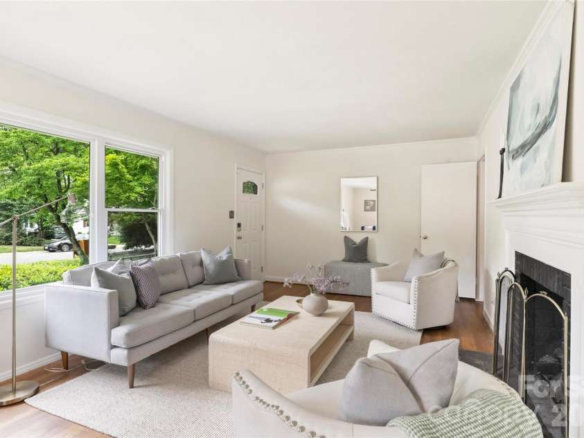 300 Cooper Drive, Charlotte, NC 28210.  MLS# CAR4393603, YatesRealty ID 31485. 