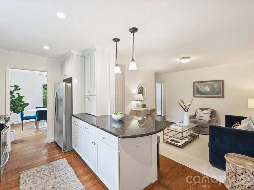 300 Cooper Drive, Charlotte, NC 28210.  MLS# CAR4393603, YatesRealty ID 31485. 