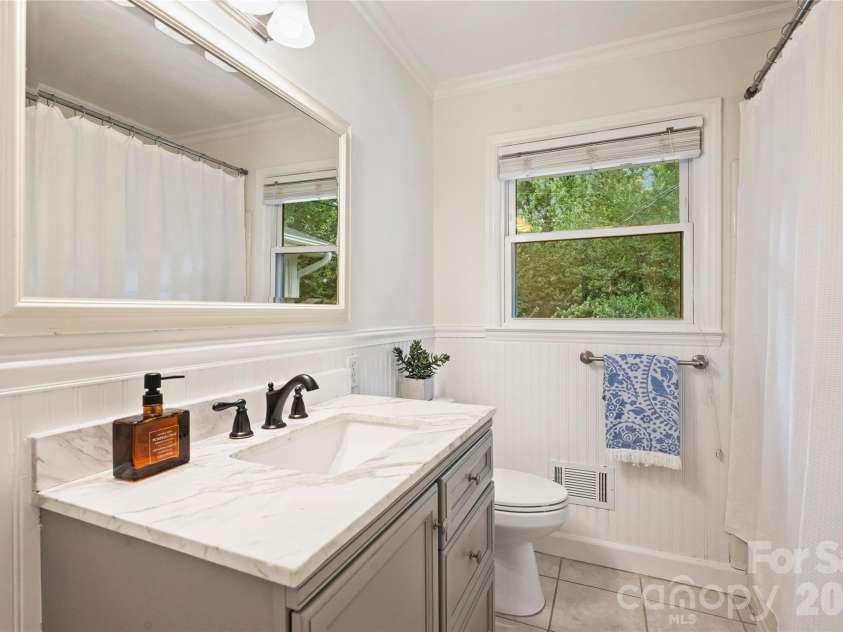 300 Cooper Drive, Charlotte, NC 28210.  MLS# CAR4393603, YatesRealty ID 31485. 