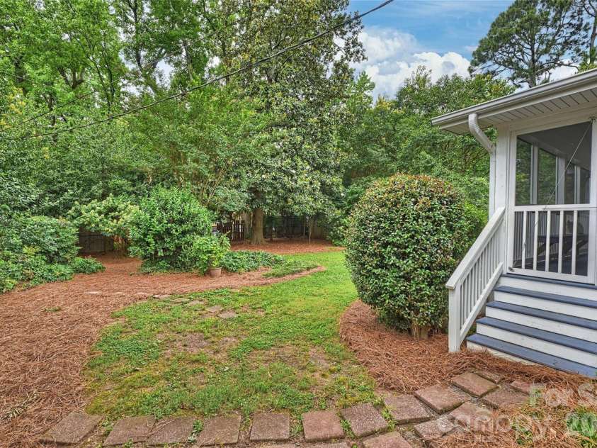 300 Cooper Drive, Charlotte, NC 28210.  MLS# CAR4393603, YatesRealty ID 31485. 