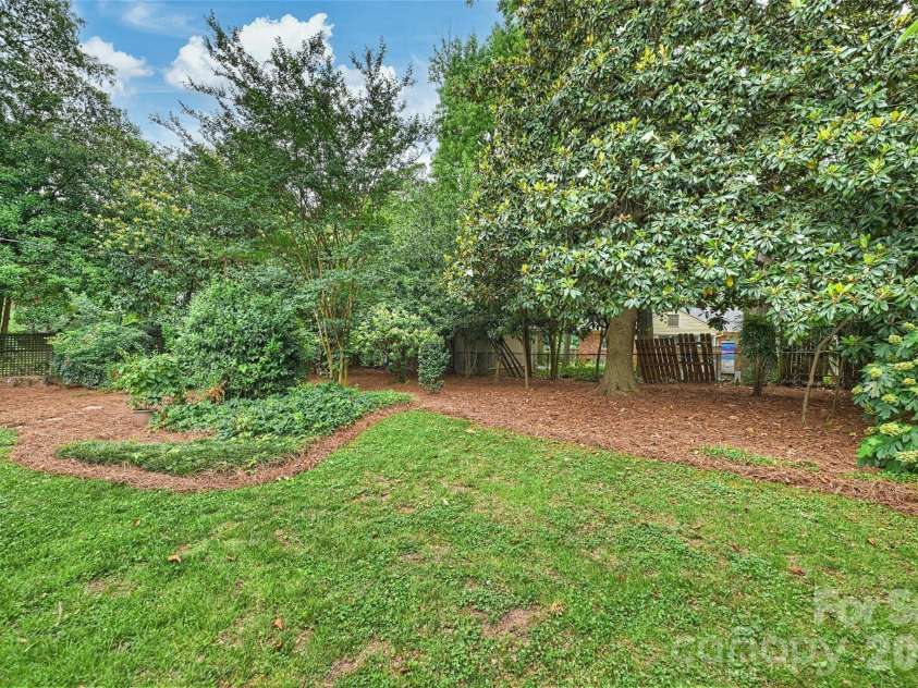 300 Cooper Drive, Charlotte, NC 28210.  MLS# CAR4393603, YatesRealty ID 31485. 