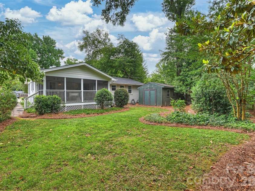 300 Cooper Drive, Charlotte, NC 28210.  MLS# CAR4393603, YatesRealty ID 31485. 
