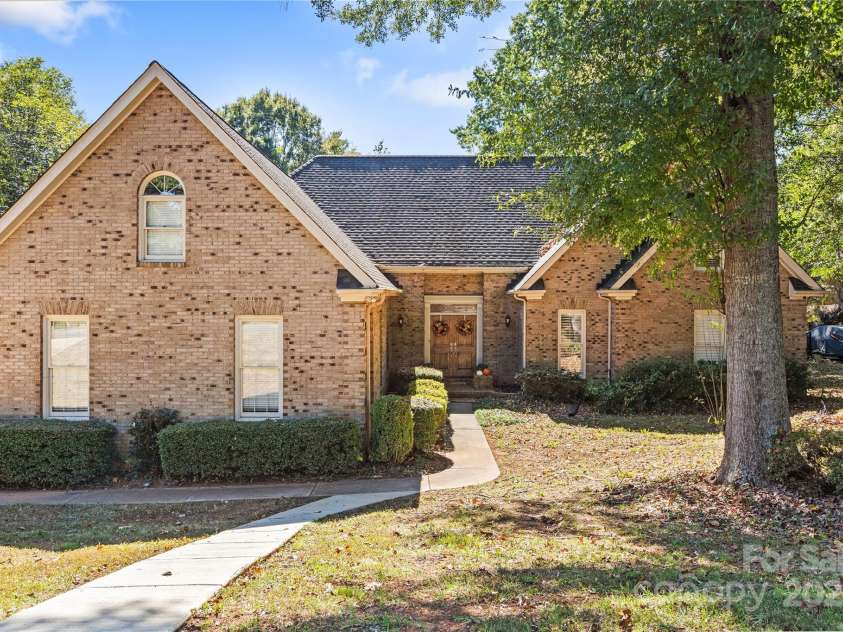 450 Serendipity Drive, Fort Mill, SC 29708.  MLS# CAR4192486, YatesRealty ID 31485. 