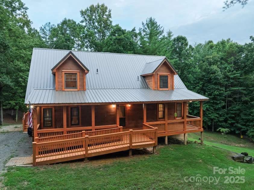 2401 Hundred Acres Lane, Lenoir, NC 28645.  MLS# CAR4283468, YatesRealty ID 31487. 