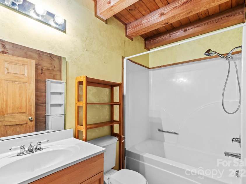 2401 Hundred Acres Lane, Lenoir, NC 28645.  MLS# CAR4283468, YatesRealty ID 31487. 