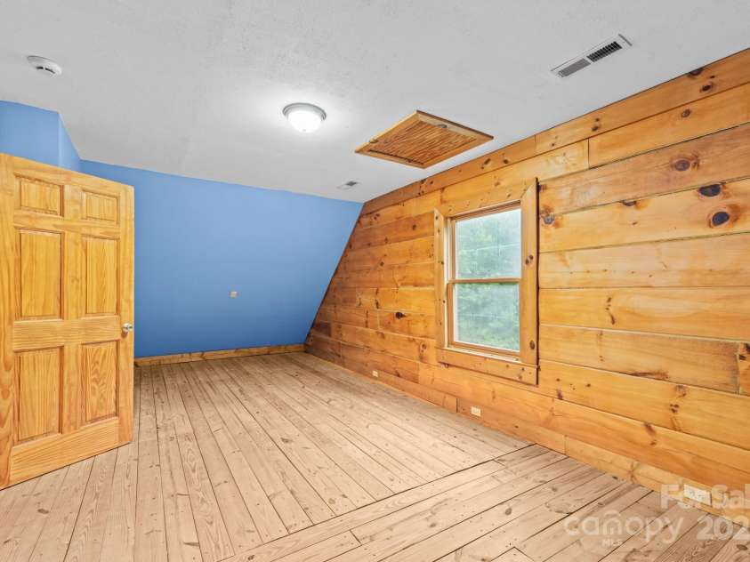 2401 Hundred Acres Lane, Lenoir, NC 28645.  MLS# CAR4283468, YatesRealty ID 31487. 