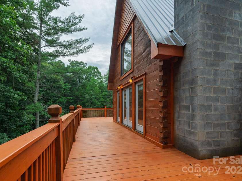 2401 Hundred Acres Lane, Lenoir, NC 28645.  MLS# CAR4283468, YatesRealty ID 31487. 