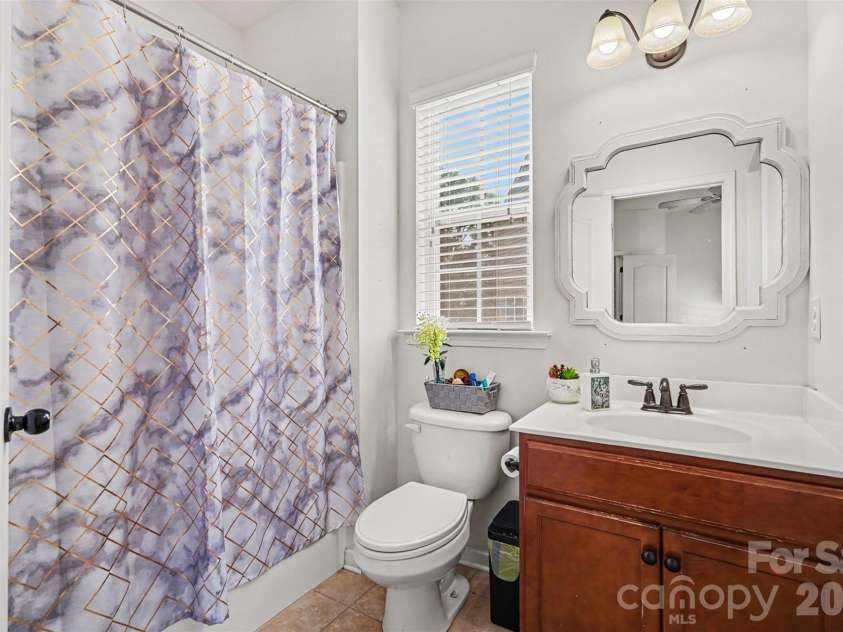 4427 Bravery Place, Concord, NC 28027.  MLS# CAR4394142, YatesRealty ID 31487. Bathroom