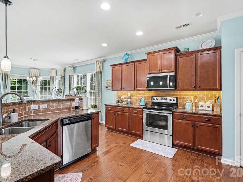 4427 Bravery Place, Concord, NC 28027.  MLS# CAR4394142, YatesRealty ID 31487. Kitchen
