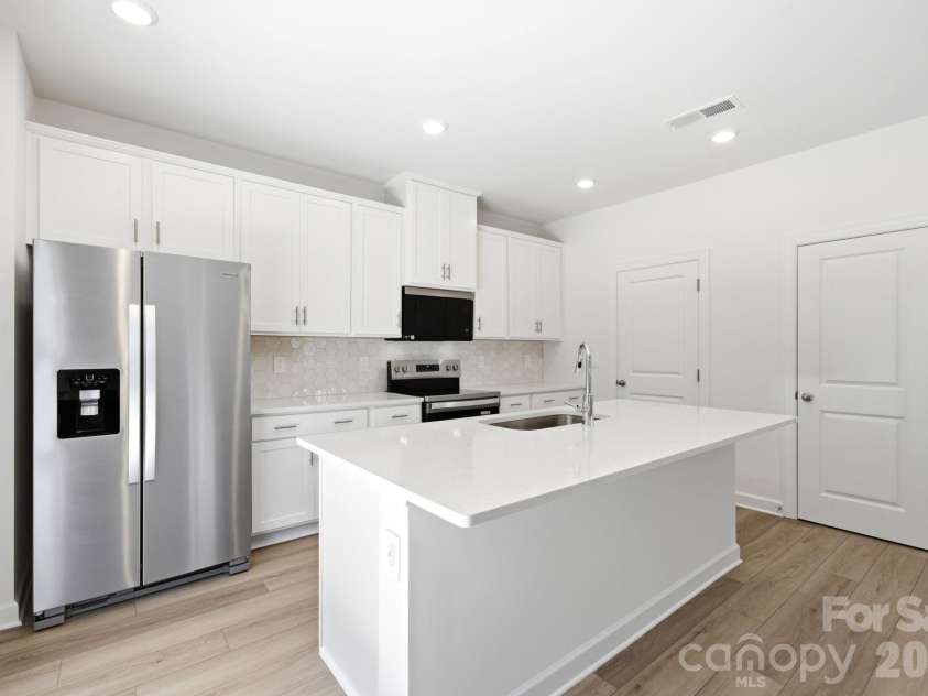 436 Luna Lane, Shelby, NC 28152.  MLS# CAR4394762, YatesRealty ID 31488. Kitchen