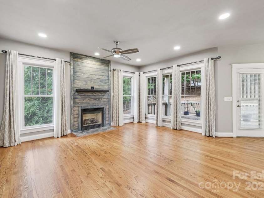 1871 Chestnut Hill Drive, Fort Mill, SC 29708.  MLS# CAR4287234, YatesRealty ID 31489. 