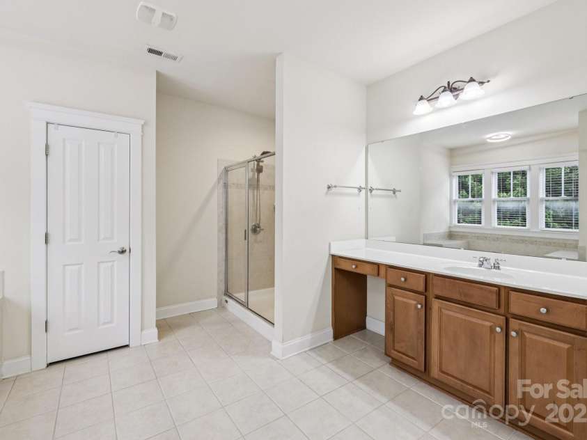 1871 Chestnut Hill Drive, Fort Mill, SC 29708.  MLS# CAR4287234, YatesRealty ID 31489. 