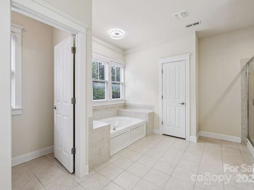 1871 Chestnut Hill Drive, Fort Mill, SC 29708.  MLS# CAR4287234, YatesRealty ID 31489. 