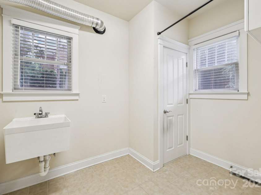 1871 Chestnut Hill Drive, Fort Mill, SC 29708.  MLS# CAR4287234, YatesRealty ID 31489. 