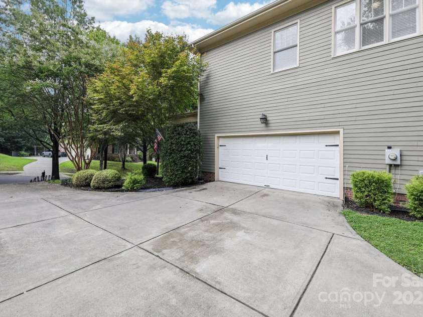 1871 Chestnut Hill Drive, Fort Mill, SC 29708.  MLS# CAR4287234, YatesRealty ID 31489. 