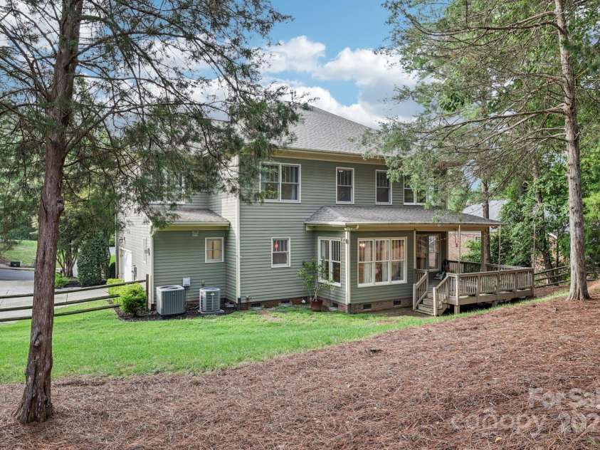 1871 Chestnut Hill Drive, Fort Mill, SC 29708.  MLS# CAR4287234, YatesRealty ID 31489. 