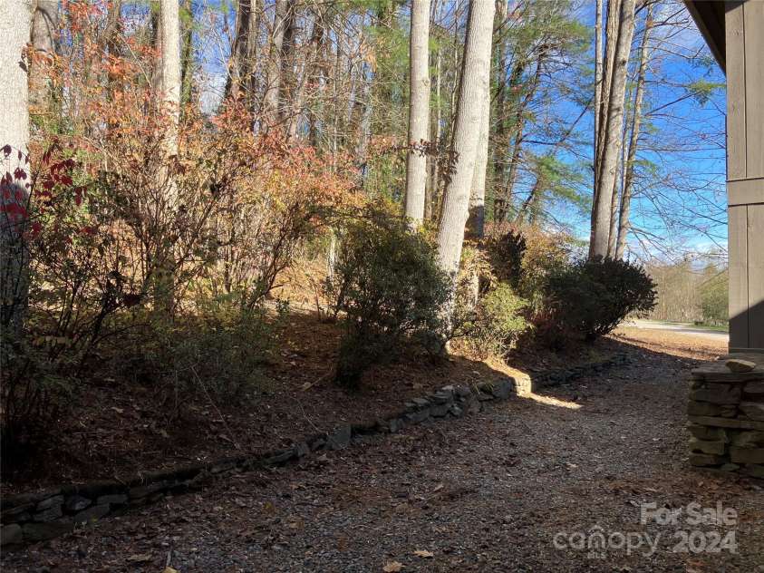 49 Lake Drive, Hendersonville, NC 28739.  MLS# CAR4204095, YatesRealty ID 3149. Walking trail
