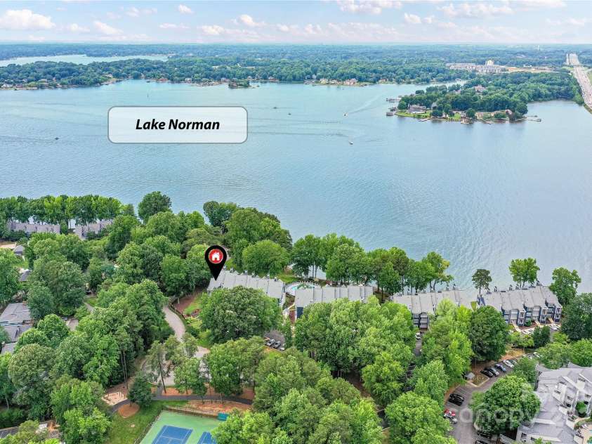 303 Northwest Drive, Davidson, NC 28036.  MLS# CAR4267438, YatesRealty ID 31490. Waterfront condo on beautiful Lake Norman!