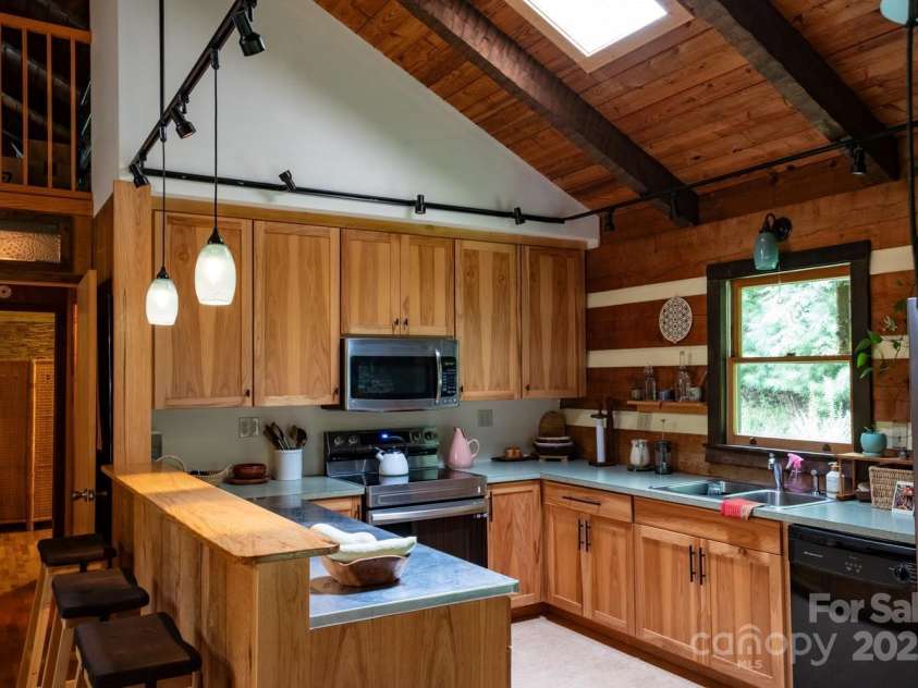 75 Appalachian Way, Bakersville, NC 28705.  MLS# CAR4285840, YatesRealty ID 31492. 