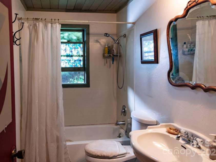 75 Appalachian Way, Bakersville, NC 28705.  MLS# CAR4285840, YatesRealty ID 31492. 