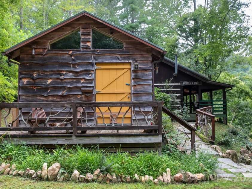 75 Appalachian Way, Bakersville, NC 28705.  MLS# CAR4285840, YatesRealty ID 31492. 