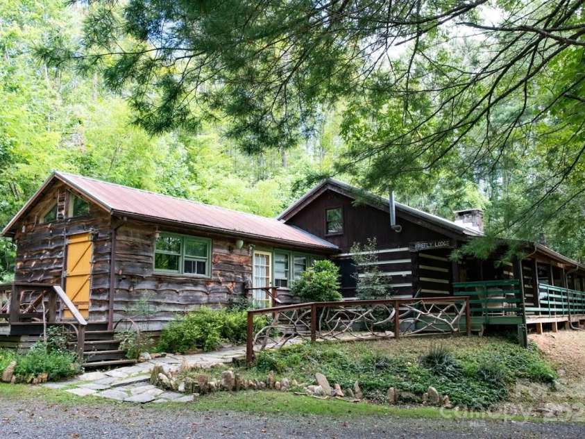 75 Appalachian Way, Bakersville, NC 28705.  MLS# CAR4285840, YatesRealty ID 31492. 