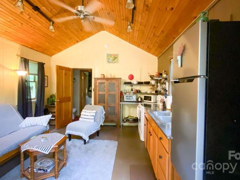 75 Appalachian Way, Bakersville, NC 28705.  MLS# CAR4285840, YatesRealty ID 31492. 