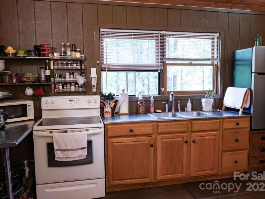 75 Appalachian Way, Bakersville, NC 28705.  MLS# CAR4285840, YatesRealty ID 31492. 