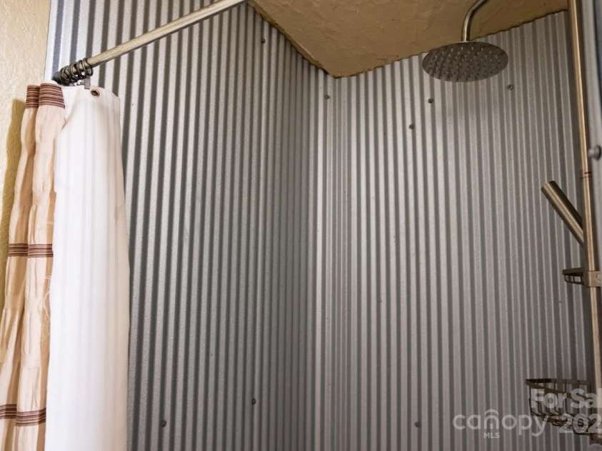 75 Appalachian Way, Bakersville, NC 28705.  MLS# CAR4285840, YatesRealty ID 31492. 