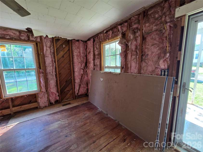 10 Wilson Avenue, Great Falls, SC 29055.  MLS# CAR4391998, YatesRealty ID 31493. 