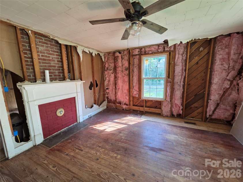 10 Wilson Avenue, Great Falls, SC 29055.  MLS# CAR4391998, YatesRealty ID 31493. 