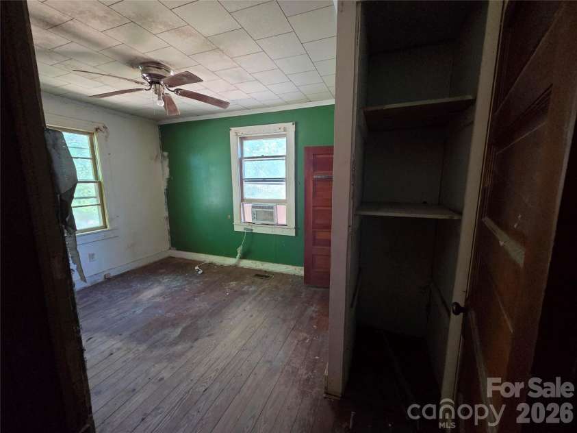 10 Wilson Avenue, Great Falls, SC 29055.  MLS# CAR4391998, YatesRealty ID 31493. 