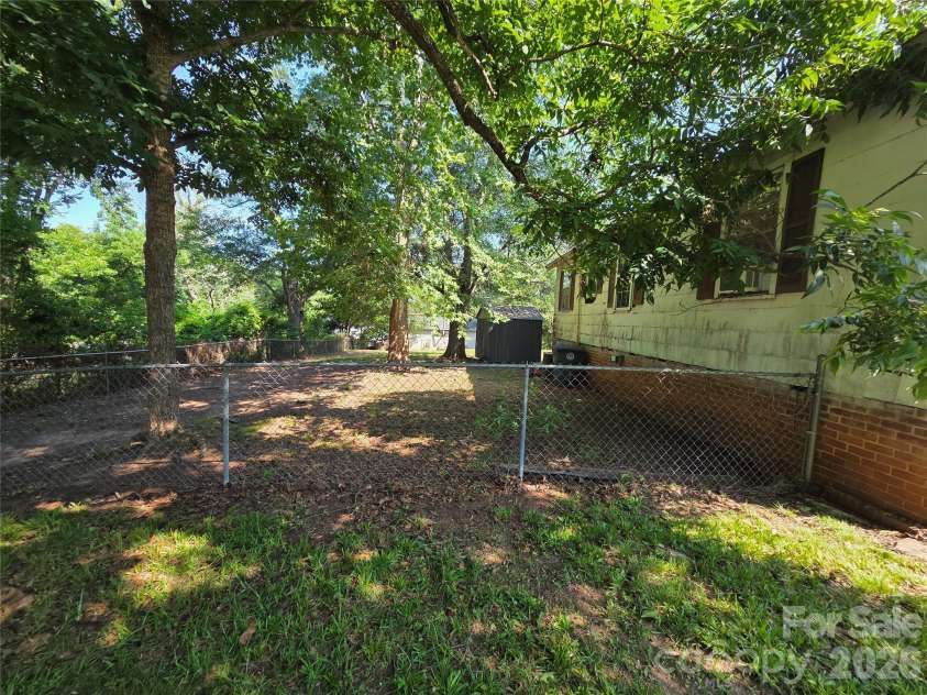 10 Wilson Avenue, Great Falls, SC 29055.  MLS# CAR4391998, YatesRealty ID 31493. 